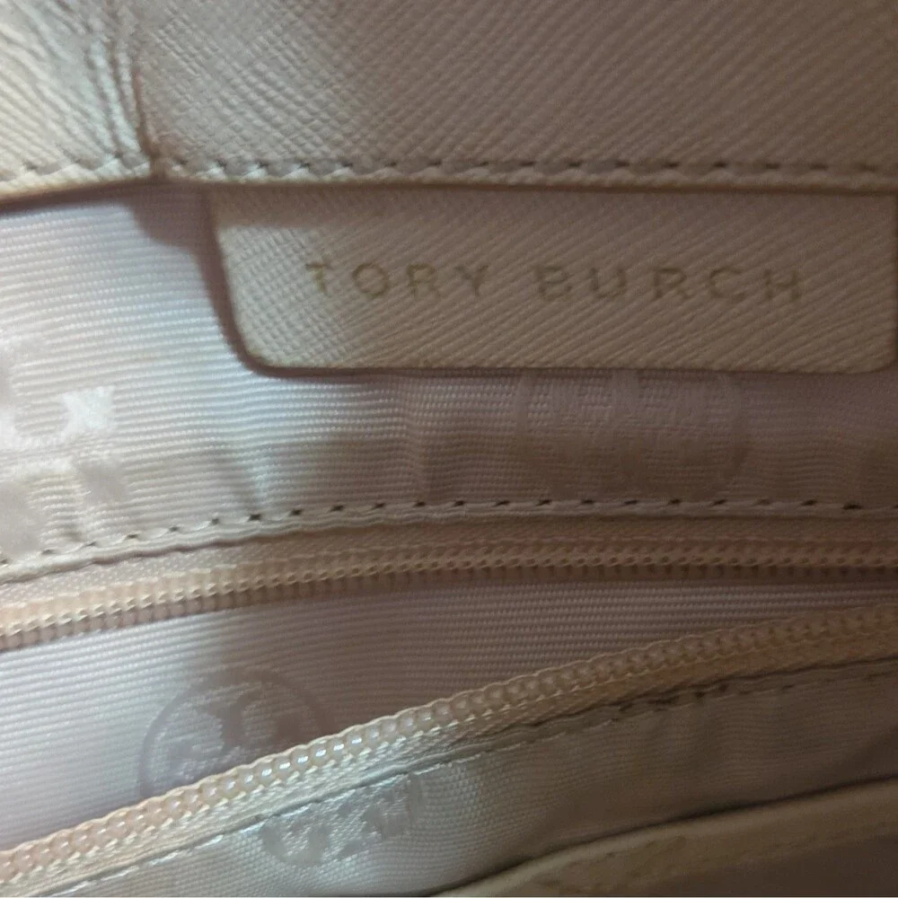 Tory Burch Beige Solid Tote Bag Double Handles Gold Logo Inner Pockets